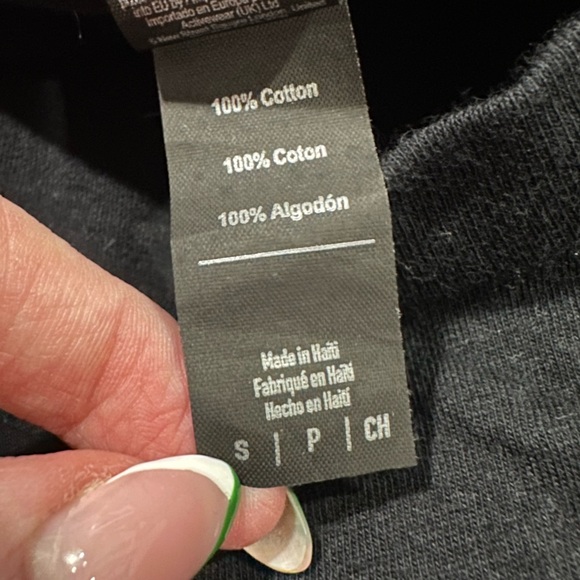 Hot Topic Shirt - Picture 3 of 3